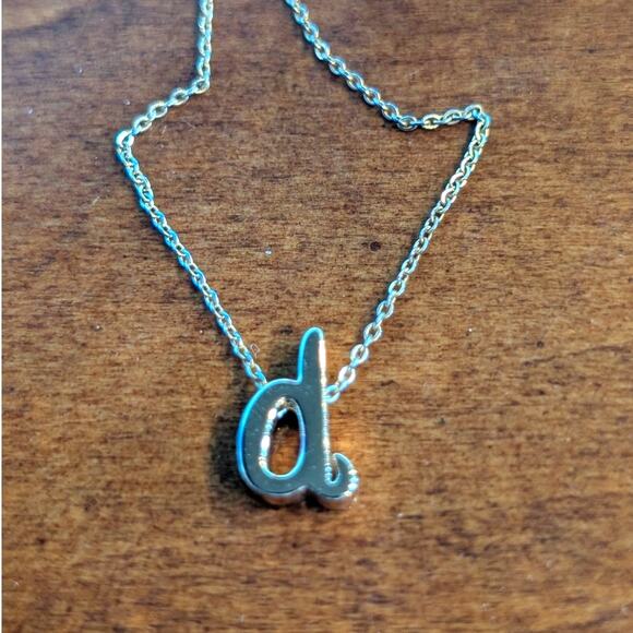 Lower Case 'b' or 'd' Initial Pendant Gold Tone 16" Necklace - Picture 3 of 7